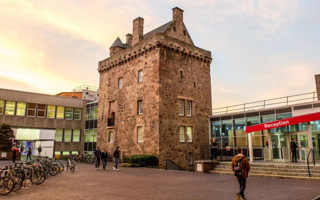 广东东软新用户注册领25元体验金-英国爱丁堡龙比亚大学